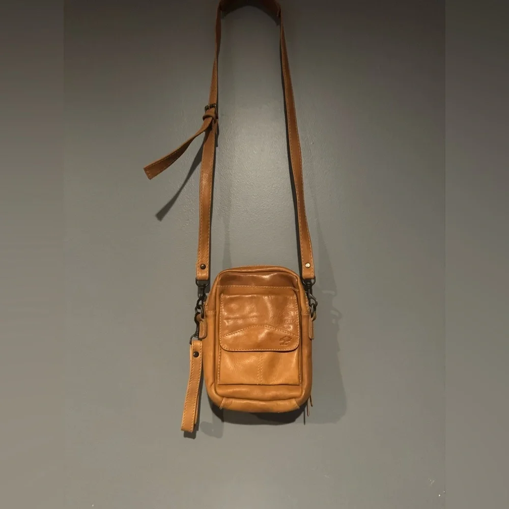 Ellington Brown Leather Messenger Bag with Adjustable Strap